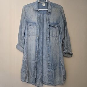 H&M Light Blue Button Down Shirt